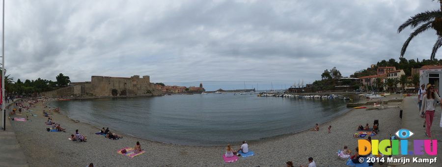 FZ007301-8 Collioure beach